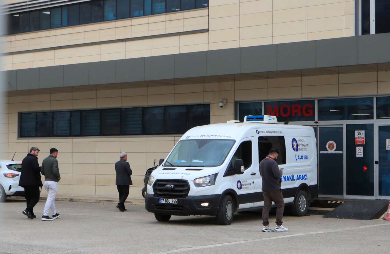 Konyaaltı’nda boğularak ölen gencin suya girme sebebi yürekleri yaktı 16